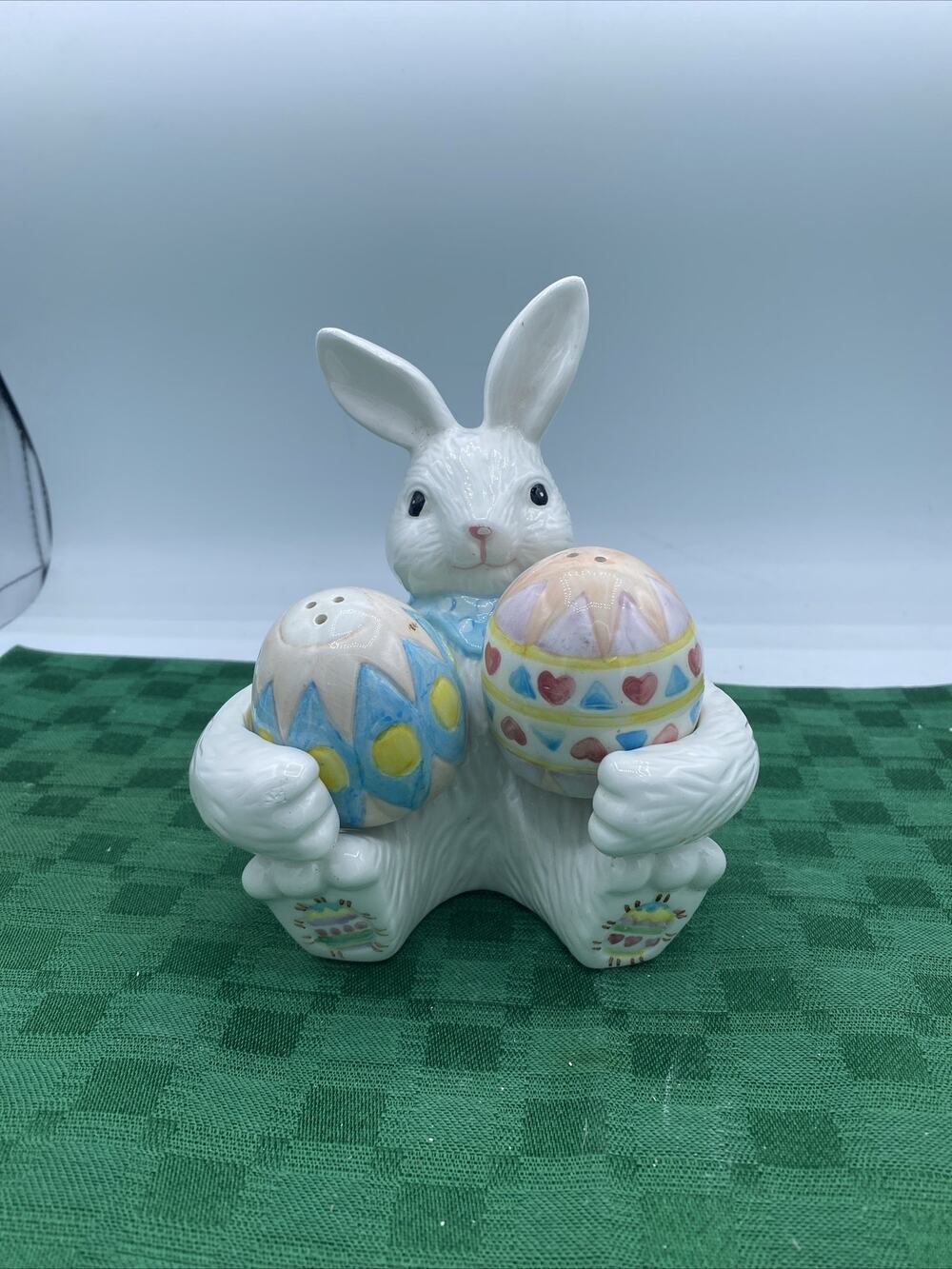 Easter, Rabbit Salt and Pepper 3 piece set, Ceramic